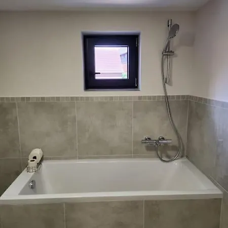 Krone 2 - Mernes Apartment Marjoss