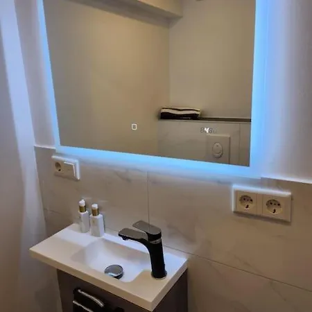 Krone 2 - Mernes Apartment Marjoss
