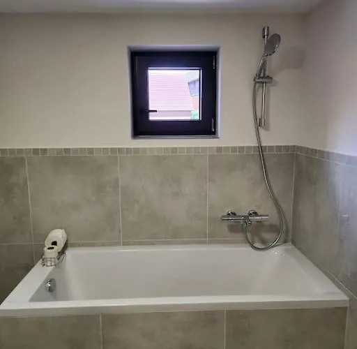 Krone 2 - Mernes Apartman Marjoss